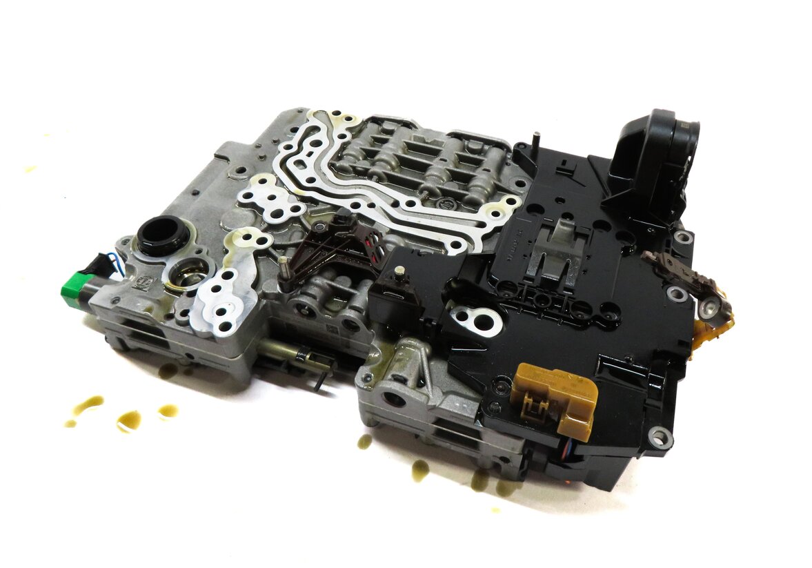 Thumbnail 1: 11-14 BMW X5 X6 (E70 E71) 4.4TT 8HP-70X AUTOMATIC TRANSMISSION A/T VALVE BODY