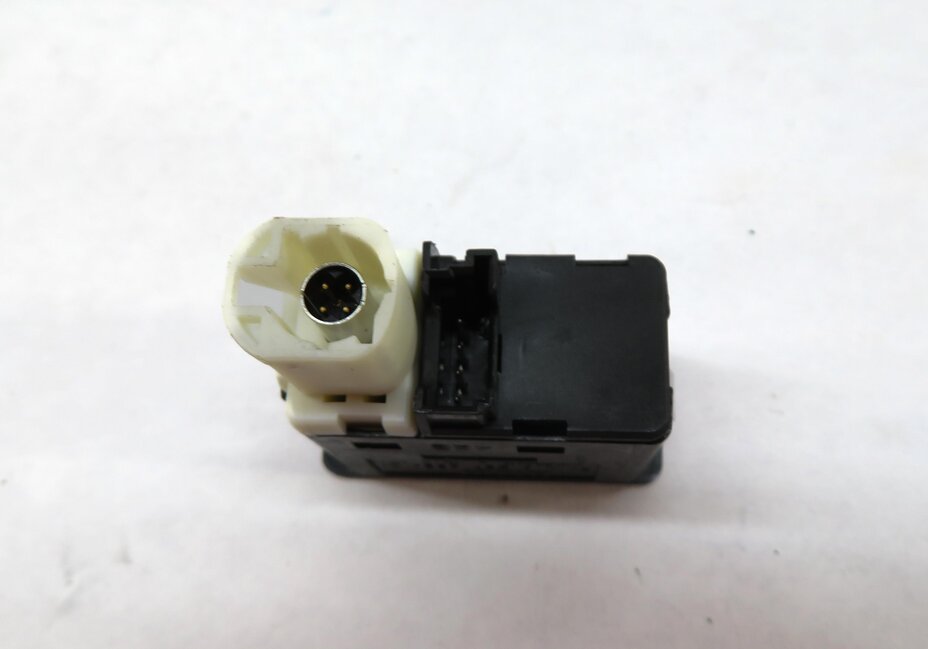 Thumbnail 3: 2012 BMW X5 (E70) RADIO STEREO AUXILIARY AUX IN USB PLUG IN JACK 84109237653