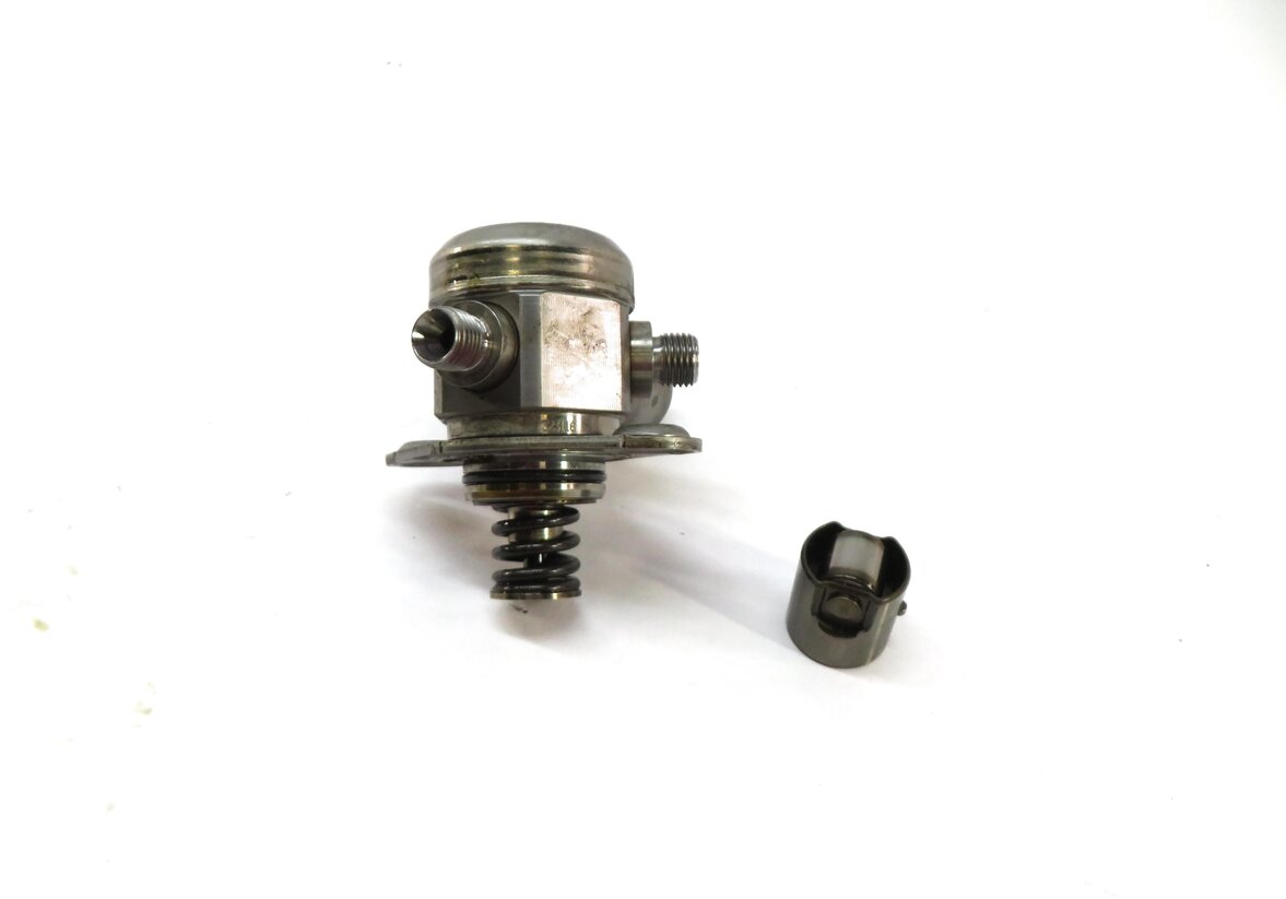 08-14 BMW 550i 650i 750i X5 X6 (F01 F10 E70 E71 E72) 4.4L - MECHANICAL FUEL PUMP
