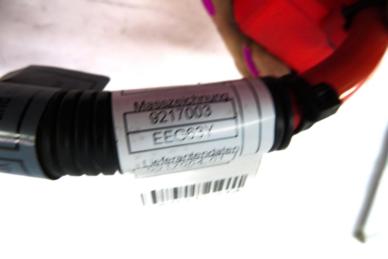 Thumbnail 4: 2012 BMW X5 (E70) POSITIVE BATTERY CABLE w/ TERMINAL 61139203570 9203570