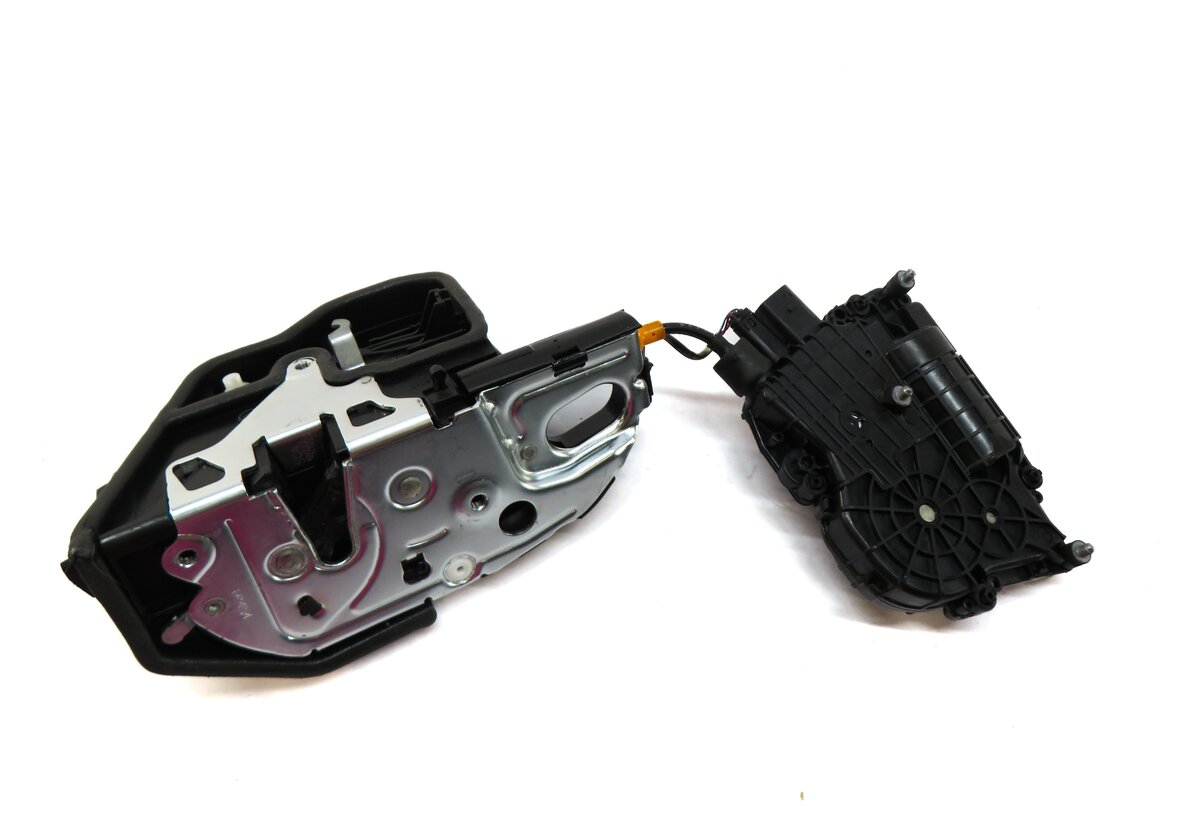 Thumbnail 3: 2012 BMW X6 (E71) LEFT REAR DOOR LOCK LATCH ACTUATOR MOTOR (SOFT CLOSE)