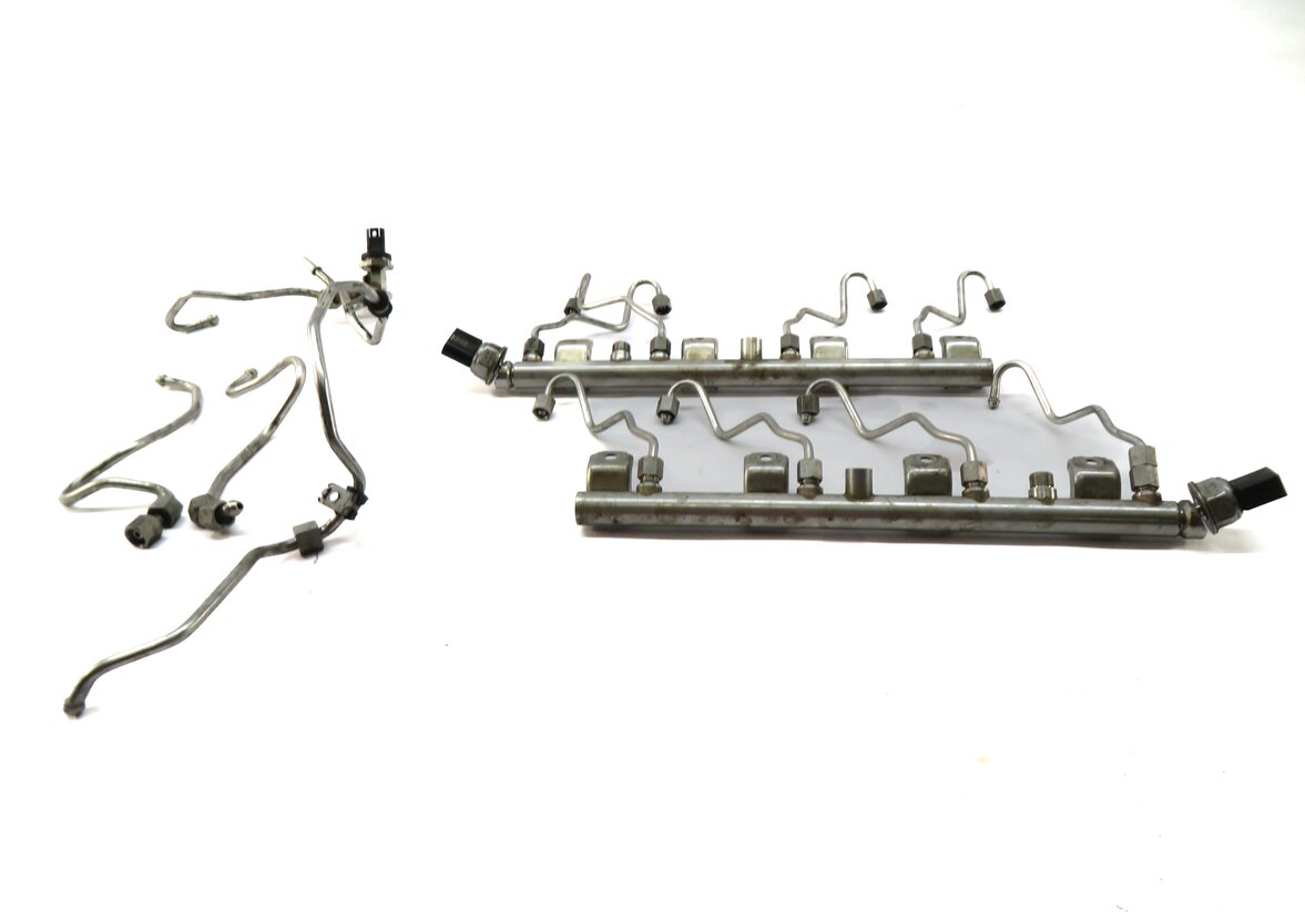 Thumbnail 2: 2012 BMW X5 (E70) 4.4L 4.4TT N63 TWIN TURBO ENGINE FUEL RAIL SET/2 w/ LINES