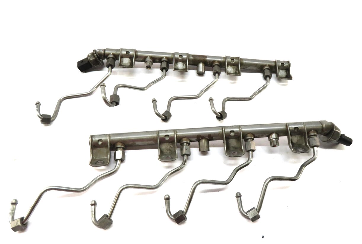 Thumbnail 3: 2012 BMW X5 (E70) 4.4L 4.4TT N63 TWIN TURBO ENGINE FUEL RAIL SET/2 w/ LINES
