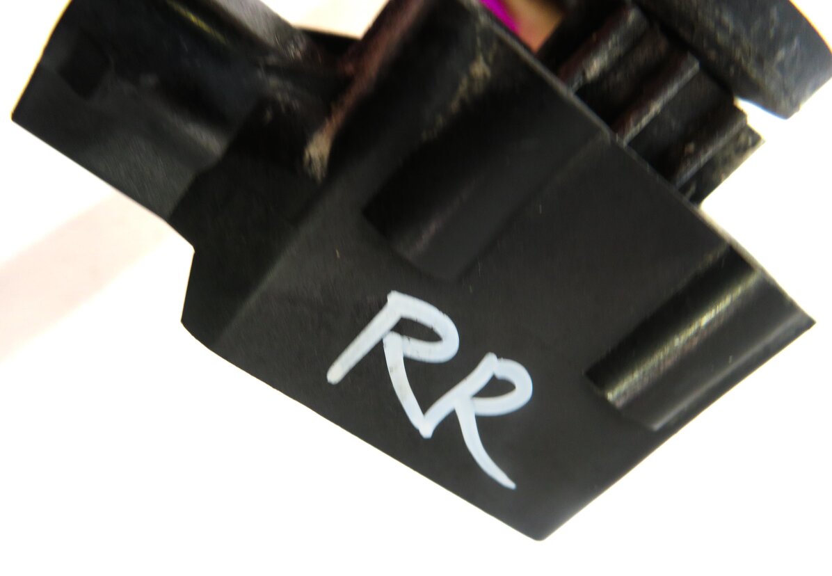 Thumbnail 4: 2006 RANGE ROVER (L322) RIGHT PASSENGER REAR SUSPENSION HEIGHT LEVEL SENSOR