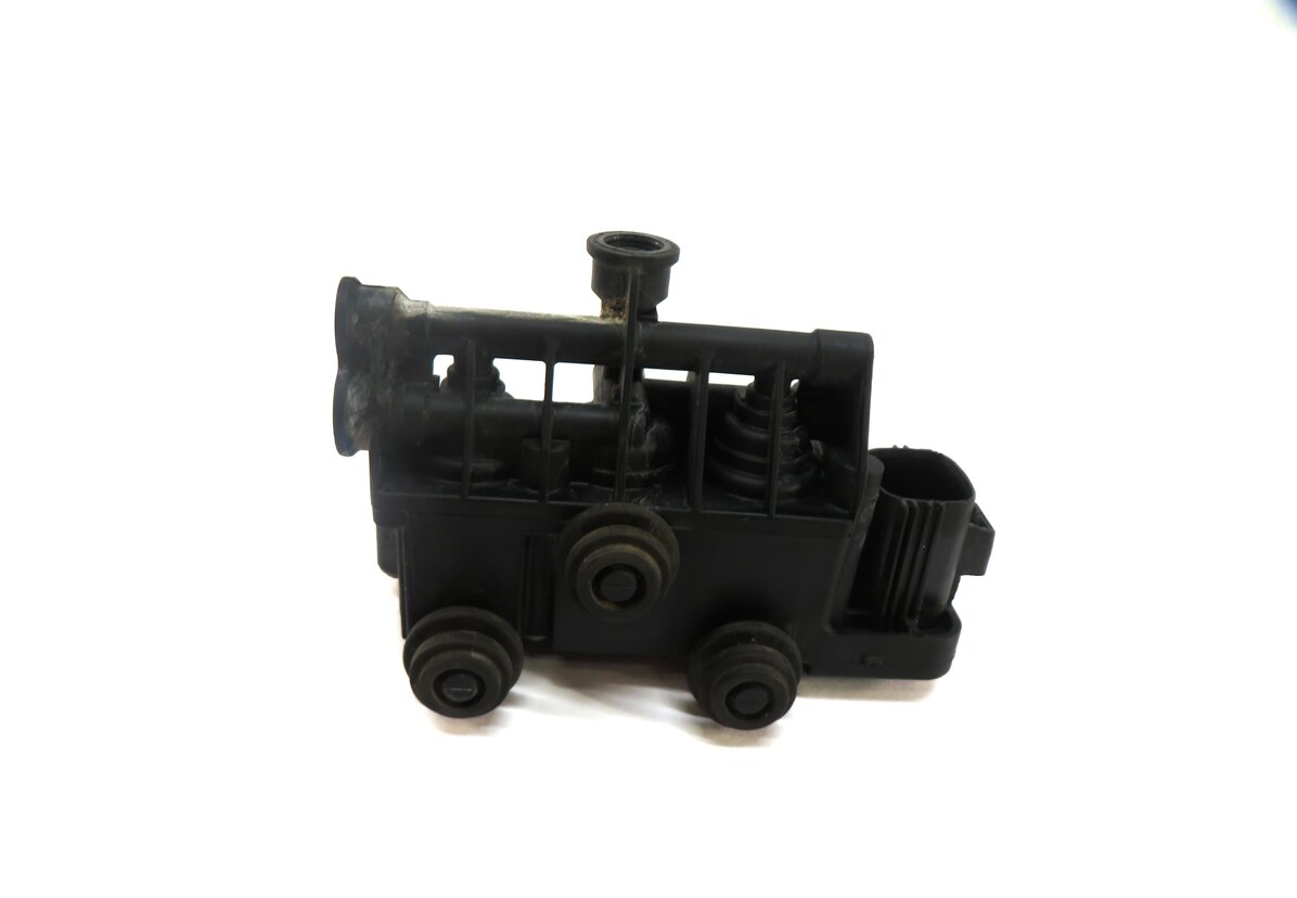 Thumbnail 2: 2006 RANGE ROVER (L322) AIR SUSPENSION VALVE BLOCK