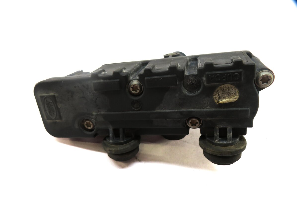 Thumbnail 4: 2006 RANGE ROVER (L322) AIR SUSPENSION VALVE BLOCK