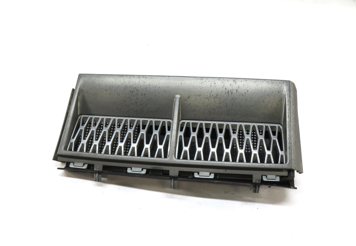 Thumbnail 2: 2006 RANGE ROVER (L322) RIGHT FRONT PASSENGER FENDER GRILLE TRIM