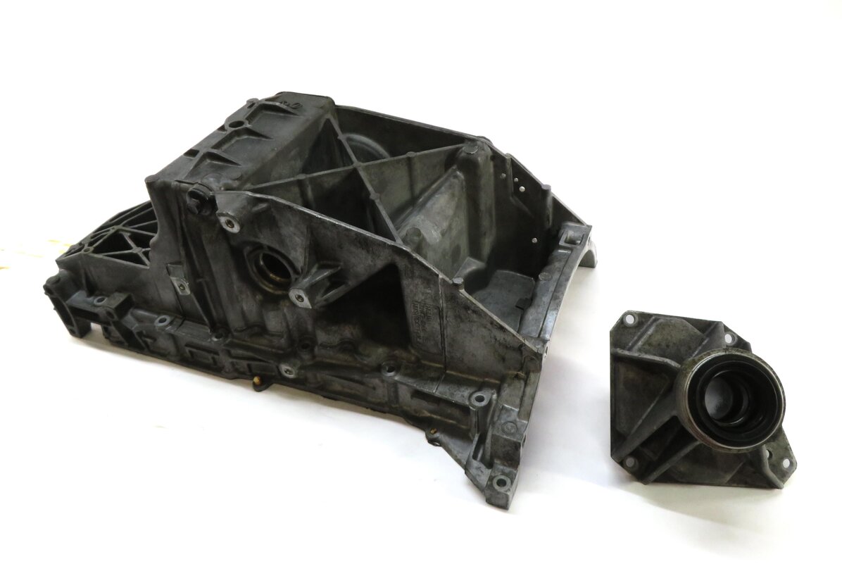 2006-2009 LAND ROVER RANGE ROVER (L322) 4.2L SUPERCHARGED 4.4L V8 ENGINE OIL PAN