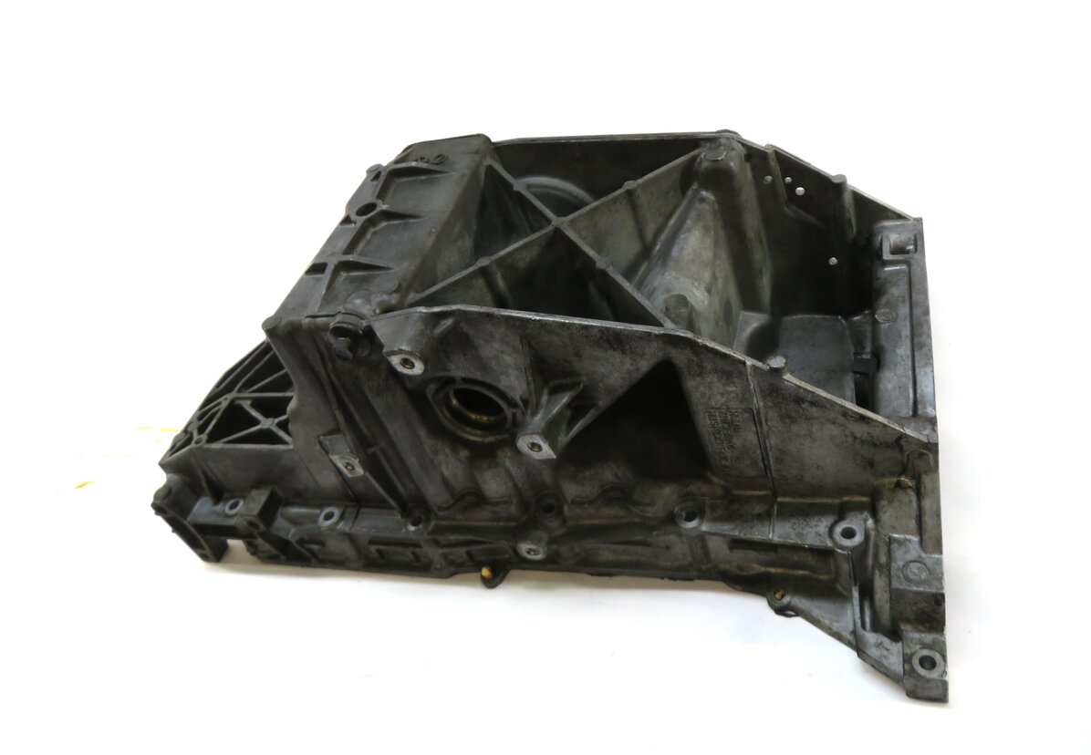 Thumbnail 6: 2006-2009 LAND ROVER RANGE ROVER (L322) 4.2L SUPERCHARGED 4.4L V8 ENGINE OIL PAN