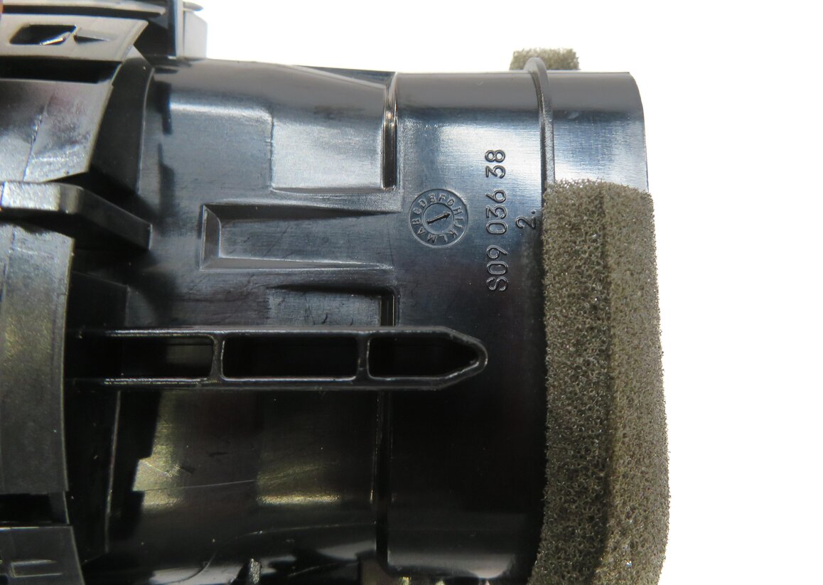 Thumbnail 5: 2015 AUDI A3 (8V) FRONT DASH HEATER A/C AIR VENT