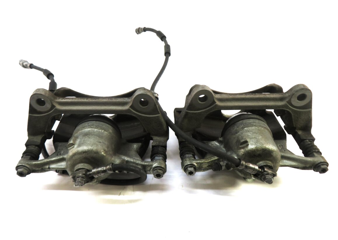 Thumbnail 4: 2015-2017 VW GOLF / AUDI A3 TT (8V MK3) 1.8T / 2.0T FRONT DISC BRAKE CALIPER SET