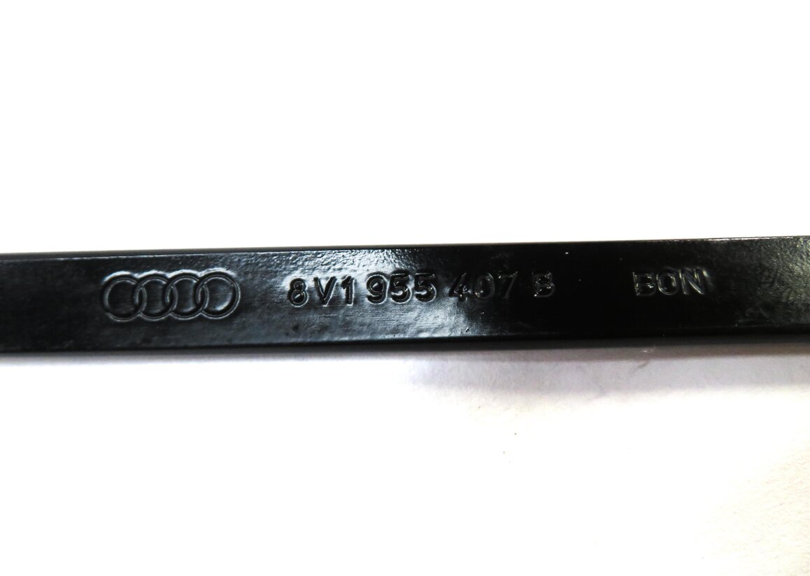 Thumbnail 4: 2015-2020 AUDI A3 S3 RS3 (8V 8Y) FRONT LEFT & RIGHT WINDSHIELD WIPER ARM SET-2