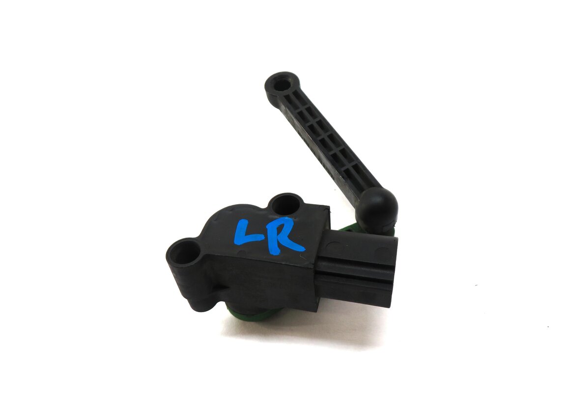 Thumbnail 2: 2015 AUDI A3 (8V) LEFT DRIVER REAR SUSPENSION HEIGHT LEVEL SENSOR
