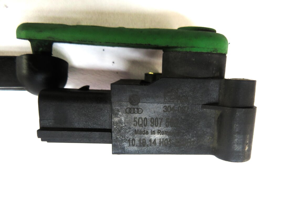 Thumbnail 4: 2015 AUDI A3 (8V) LEFT DRIVER REAR SUSPENSION HEIGHT LEVEL SENSOR