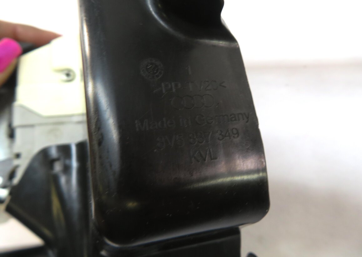 Thumbnail 4: 15-18 AUDI A3 S3 A4 Q5 TT (8V B9 MK3 FY) LEFT FRONT DRIVER DOOR LOCK LATCH