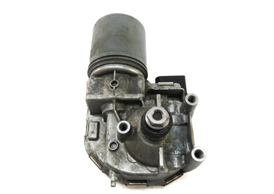 Thumbnail 3: 2015-2018 AUDI A3 S3 RS3 (8V) SEDAN / CONVERTIBLE - FRONT WINDSHIELD WIPER MOTOR