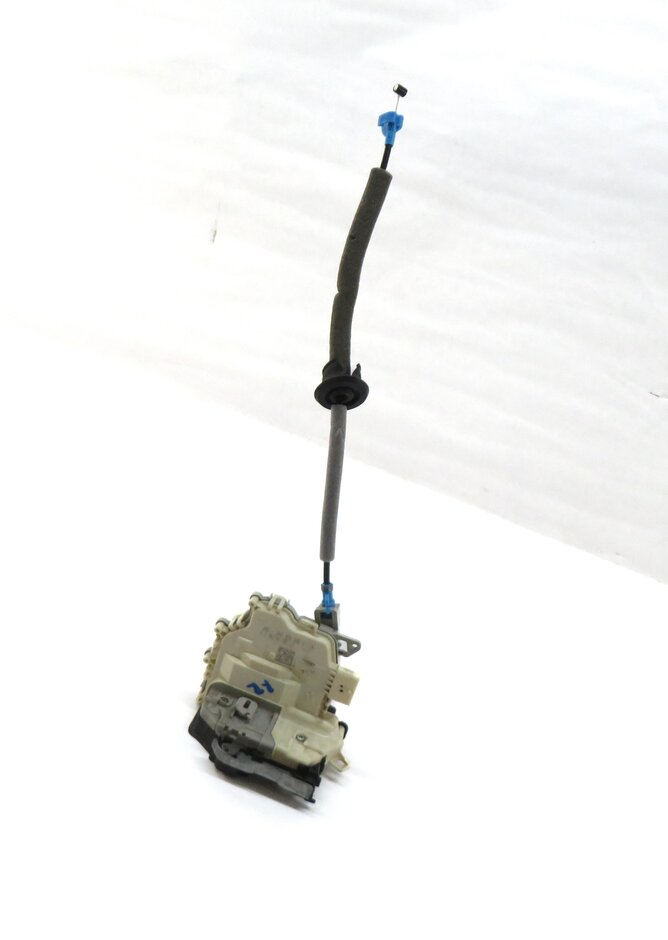 10-20 VW / PORSCHE - A3 A4 A8 S3 S4 Q5 MACAN PANAMERA - RIGHT REAR DOOR LATCH