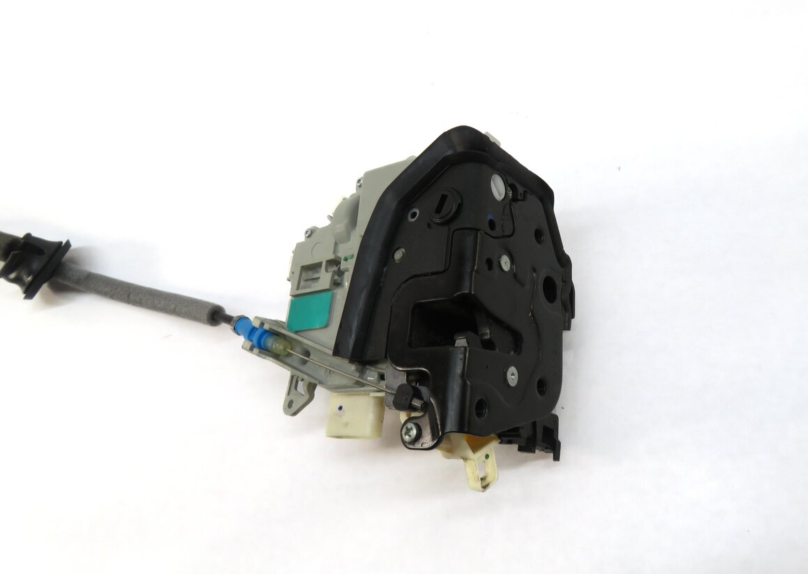 Thumbnail 3: 10-20 VW / PORSCHE - A3 A4 A8 S3 S4 Q5 MACAN PANAMERA - RIGHT REAR DOOR LATCH