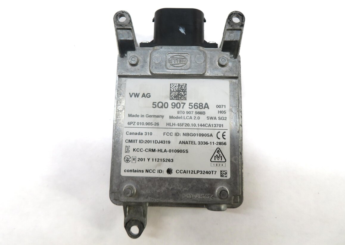 Thumbnail 3: 2015-2016 AUDI A3 S3 (8V) RIGHT LANE DEPARTURE BLIND SPOT CONTROL MODULE (SLAVE)