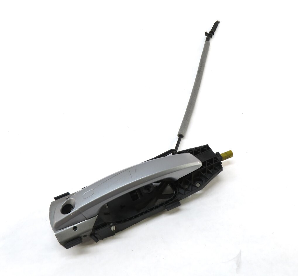 15-18 AUDI A3 S3 RS3 TT (8V MK3) LEFT FRONT DRIVER KEYLESS DOOR HANDLE (SILVER)