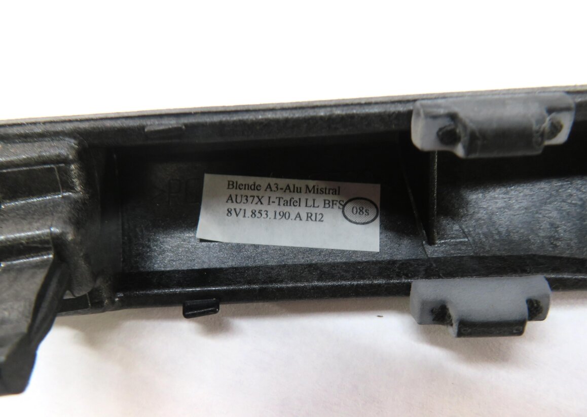 Thumbnail 13: 2015 AUDI A3 (8V) SEDAN DASH & DOOR INTERIOR TRIM SET (STRIPED ALUMINUM)