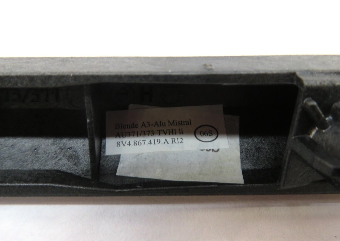 Thumbnail 9: 2015 AUDI A3 (8V) SEDAN DASH & DOOR INTERIOR TRIM SET (STRIPED ALUMINUM)