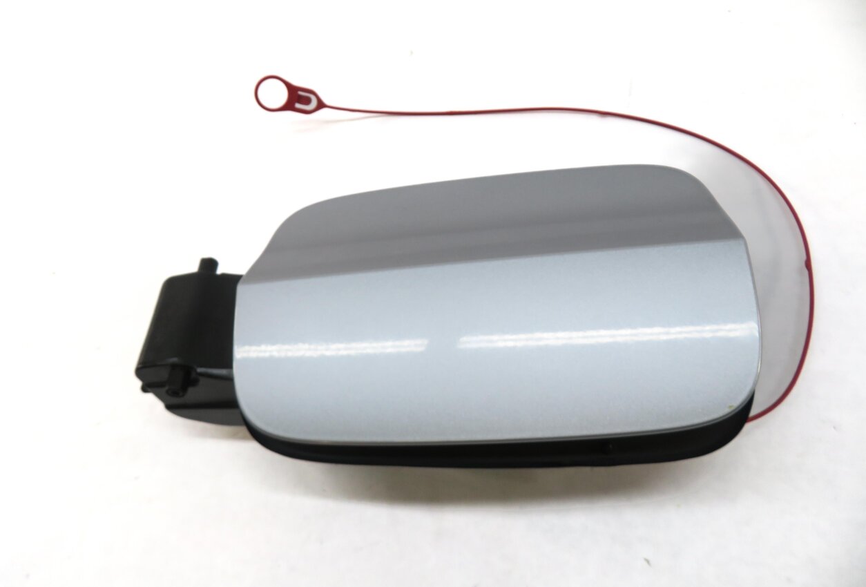 Thumbnail 2: 2015-2018 AUDI A3 S3 (8V) FUEL TANK DOOR LID COVER TRIM (FLORET SILVER METALLIC)