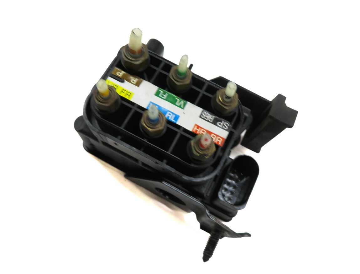 2012 MERCEDES S550 (W221) AIR SUSPENSION VALVE BLOCK