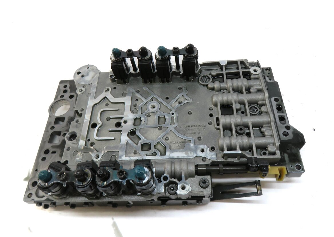 Thumbnail 3: 12-15 MERCEDES C250 C350 SLK250 SLK350 (R172 W204) TRANSMISSION VALVE BODY BLOCK