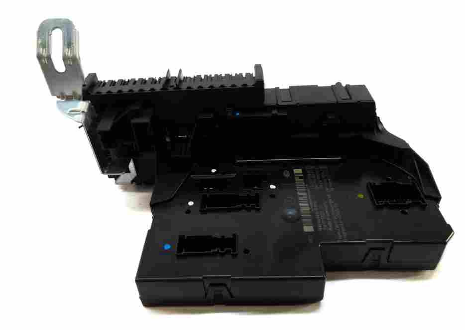 Thumbnail 1: 2014 MERCEDES C250 (W204) REAR SIGNAL ACQUISITION CONTROL MODULE SAM