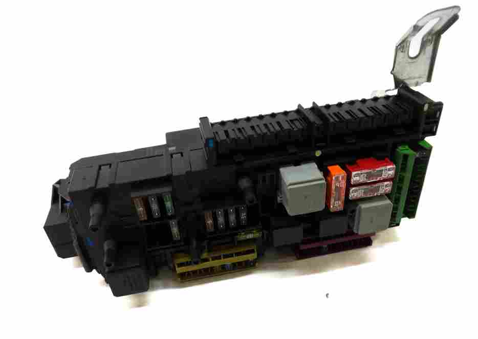 Thumbnail 2: 2014 MERCEDES C250 (W204) REAR SIGNAL ACQUISITION CONTROL MODULE SAM