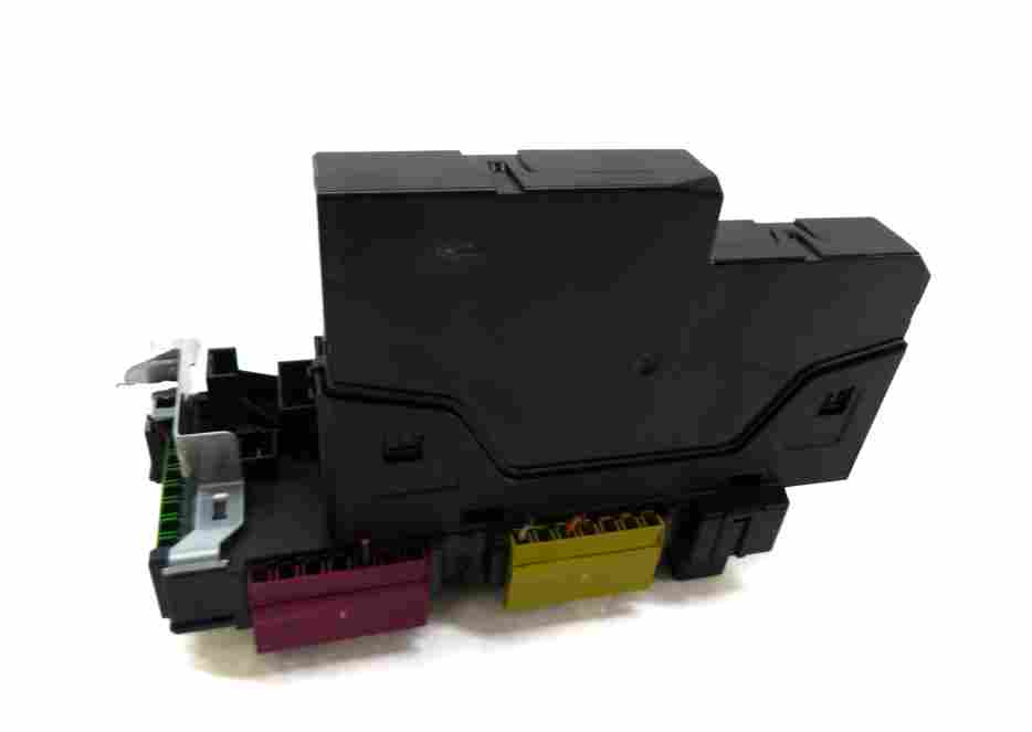 Thumbnail 6: 2014 MERCEDES C250 (W204) REAR SIGNAL ACQUISITION CONTROL MODULE SAM