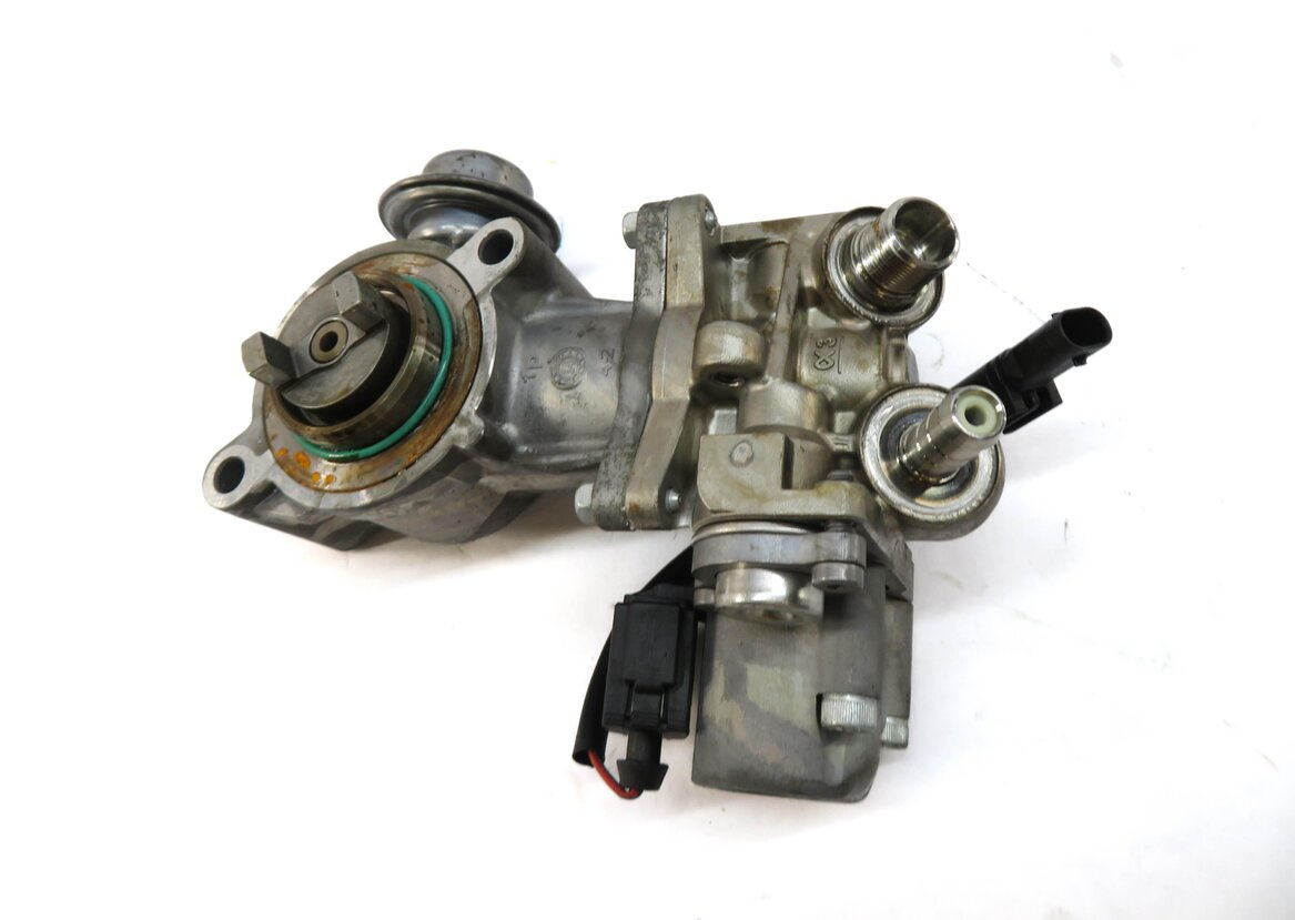 Thumbnail 2: 12-15 MERCEDES C250 SLK250 (R172 W204) 1.8L TURBO ENGINE HIGH PRESSURE FUEL PUMP