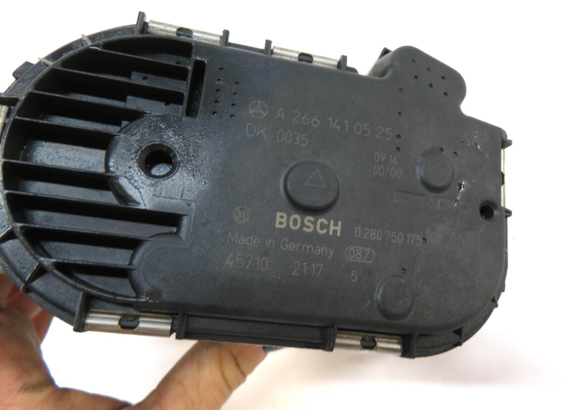Thumbnail 5: 06-15 MERCEDES B200 C250 SLK250 (R172 W204 W245) 1.8L TURBO ENGINE THROTTLE BODY