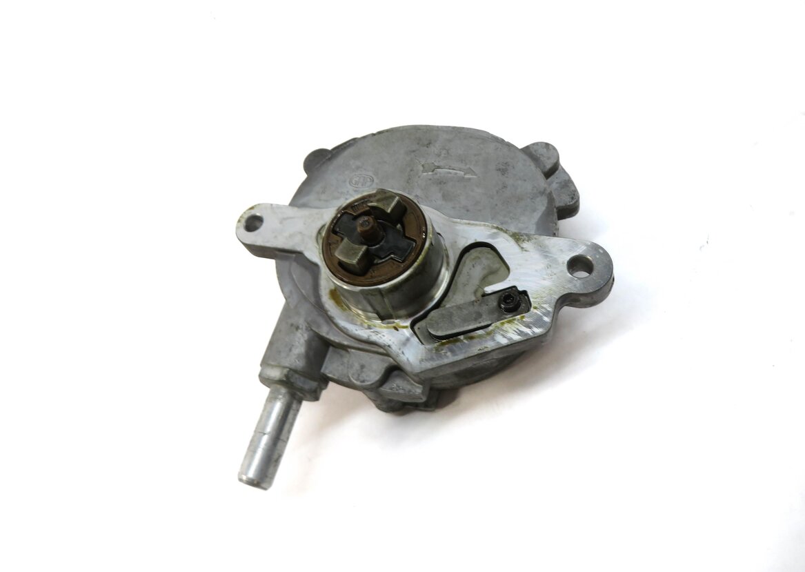 Thumbnail 2: 2012-2015 MERCEDES BENZ C250 SLK250 (W204 R172) RWD 1.8L TURBO BRAKE VACUUM PUMP