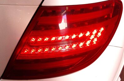 Thumbnail 2: 12-15 MERCEDES C-CLASS (W204) RIGHT PASSENGER REAR TAILLIGHT BRAKE LIGHT LAMP