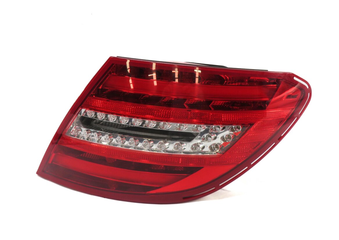 Thumbnail 3: 12-15 MERCEDES C-CLASS (W204) RIGHT PASSENGER REAR TAILLIGHT BRAKE LIGHT LAMP