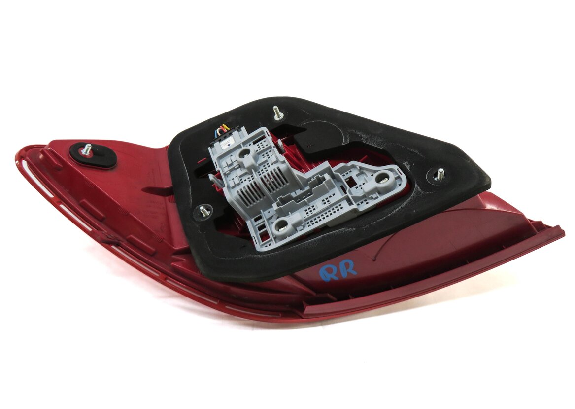 Thumbnail 5: 12-15 MERCEDES C-CLASS (W204) RIGHT PASSENGER REAR TAILLIGHT BRAKE LIGHT LAMP