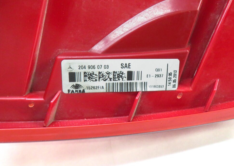 Thumbnail 7: 12-15 MERCEDES C-CLASS (W204) RIGHT PASSENGER REAR TAILLIGHT BRAKE LIGHT LAMP