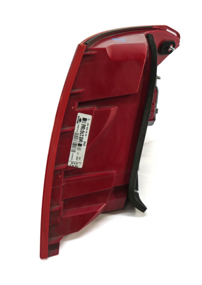 Thumbnail 5: 2012-2015 MERCEDES C-CLASS (W204) LEFT DRIVER REAR TAILLIGHT BRAKE LIGHT LAMP