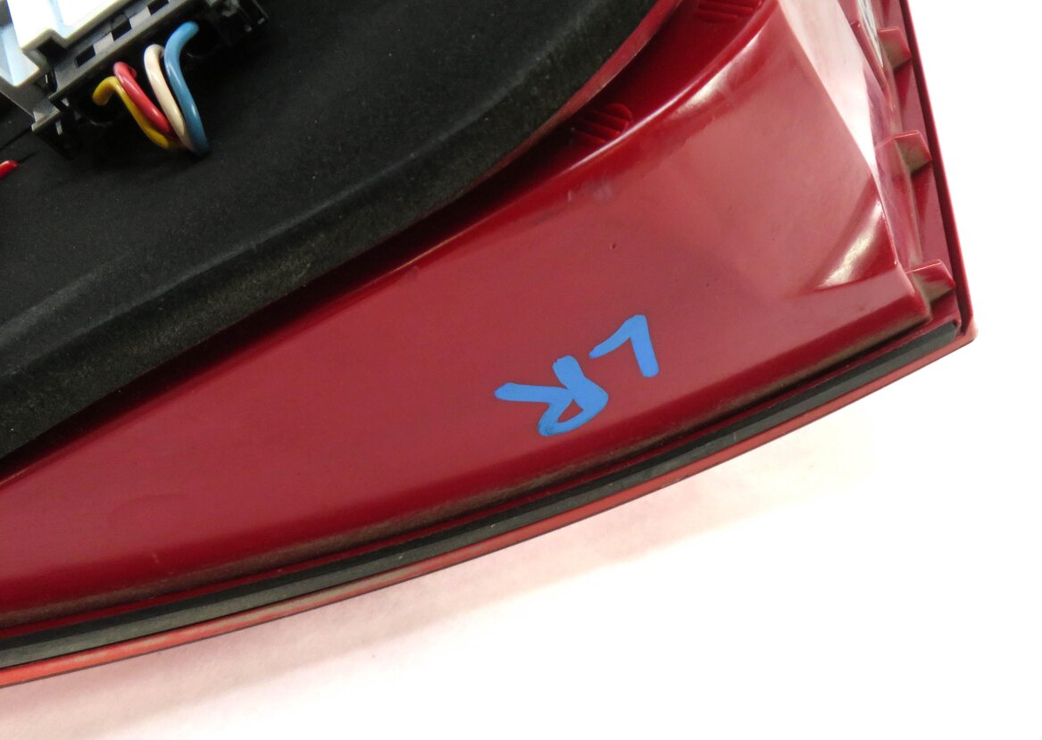 Thumbnail 7: 2012-2015 MERCEDES C-CLASS (W204) LEFT DRIVER REAR TAILLIGHT BRAKE LIGHT LAMP