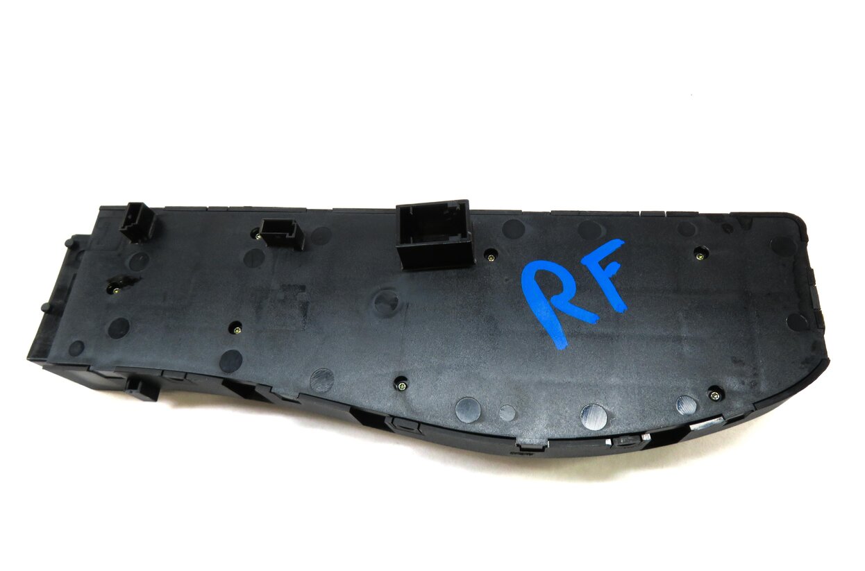 Thumbnail 4: 2004 BMW 325Xi (E46) FRONT RIGHT PASSENGER SEAT ADJUST ADJUSTMENT SWITCH (BLACK)