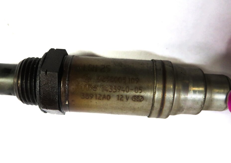 Thumbnail 6: 2004 BMW 325Xi (E46) 2.5 M54 ENGINE PRE & POST CAT OXYGEN SENSOR SET/4