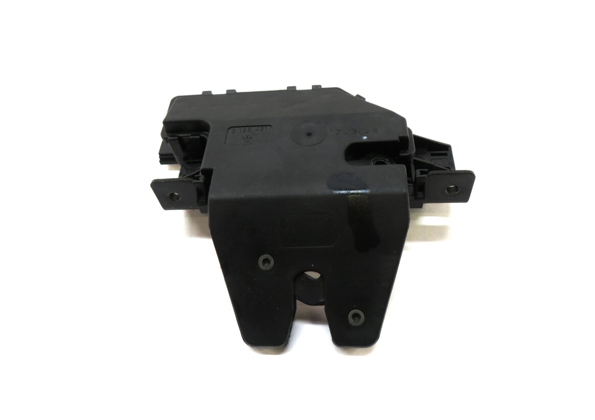 Thumbnail 2: 2004 BMW 325Xi (E46) REAR TRUNK LOCK LATCH ACTUATOR