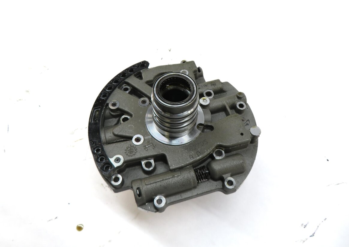 Thumbnail 2: 03-05 BMW 325XI (E46) 2.5L M54 AUTOMATIC AWD TRANSMISSION OIL PUMP