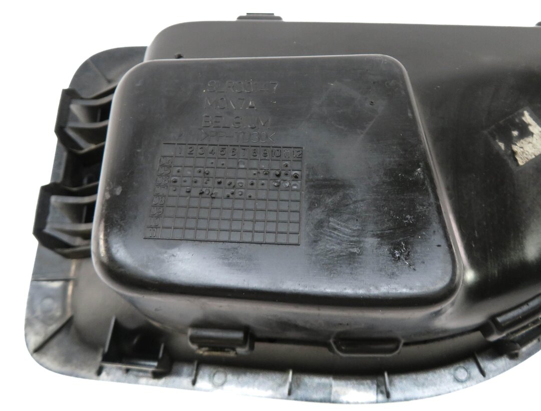Thumbnail 5: 2008 RANGE ROVER SPORT (L320) LEFT FRONT DRIVER FENDER GRILLE TRIM