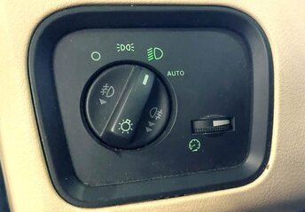 Thumbnail 2: 2005-2009 LAND ROVER LR3 RANGE ROVER SPORT (L320) HEADLIGHT SWITCH