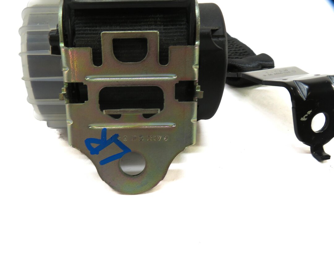 Thumbnail 4: 2008 RANGE ROVER SPORT (L320) REAR 2nd ROW SEAT LEFT SEATBELT RETRACTOR (BLACK)