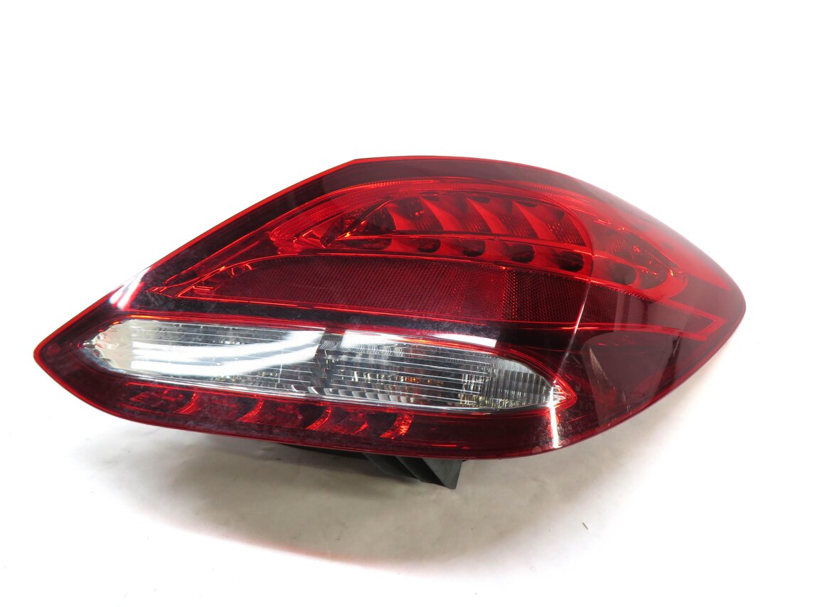 Thumbnail 4: 15-17 MERCEDES C-CLASS (W205) REAR RIGHT INCANDESCENT TAIL LIGHT BRAKE LAMP