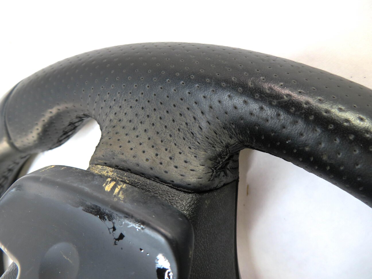 Thumbnail 8: 15-16 C-CLASS (W205) STEERING WHEEL w/ SHIFT PADDLES & SWITCHES (BLACK LEATHER)